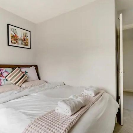 Homestay With Free Parking - Close To Heathrow West Drayton  Exterior photo