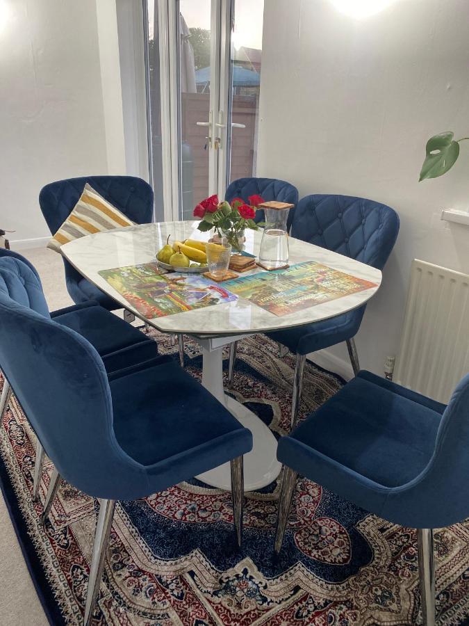 Homestay With Free Parking - Close To Heathrow West Drayton  Exterior photo