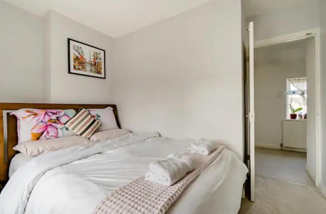 Homestay With Free Parking - Close To Heathrow West Drayton  Exterior photo