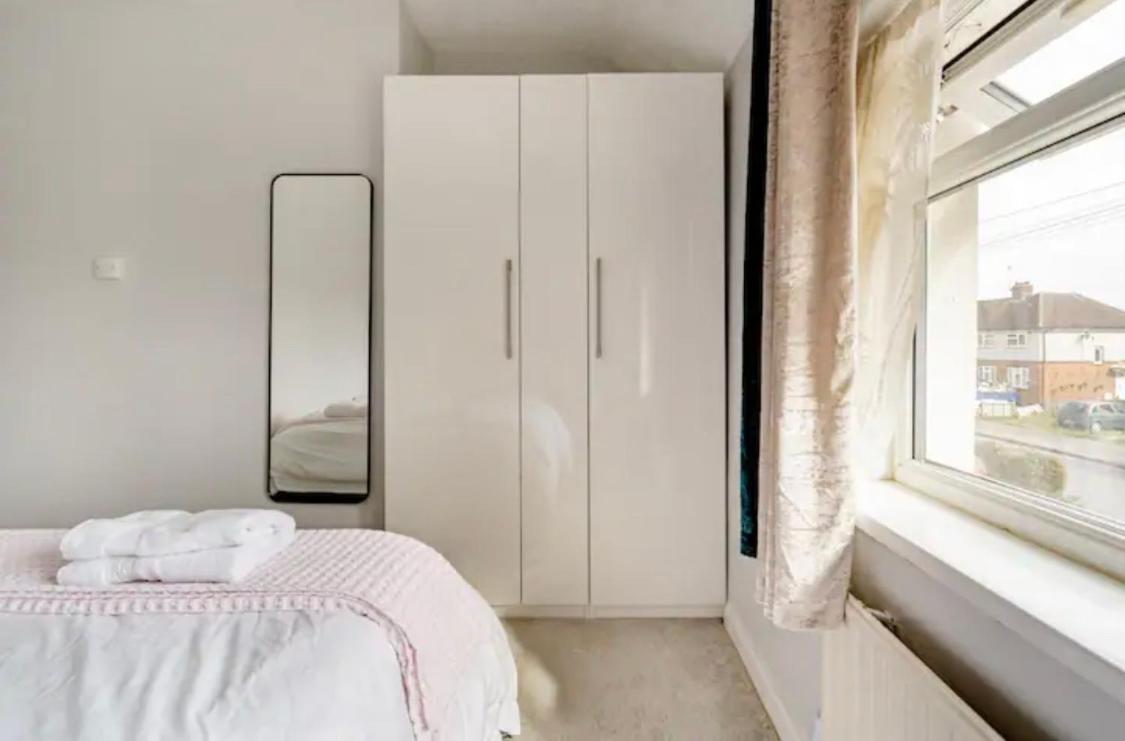 Homestay With Free Parking - Close To Heathrow West Drayton  Exterior photo